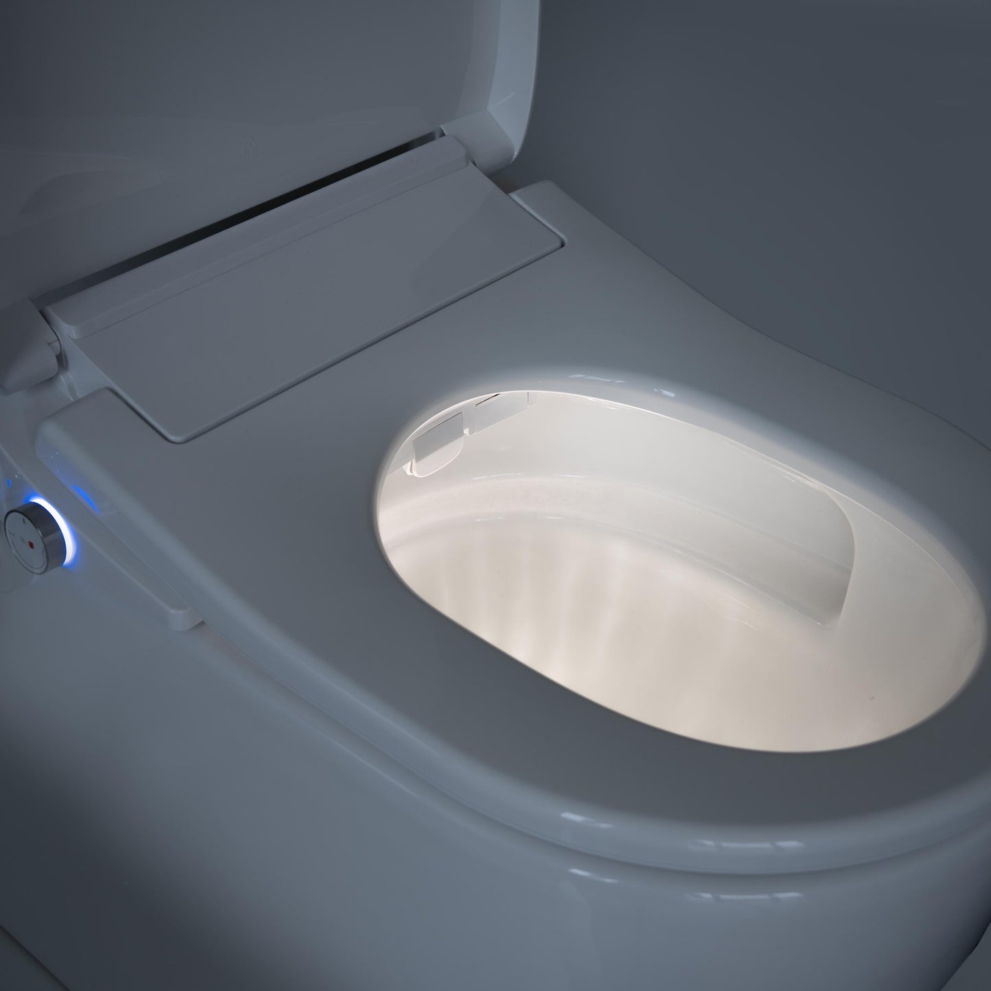 Luelue LB7000 heated bidet seat with white night light